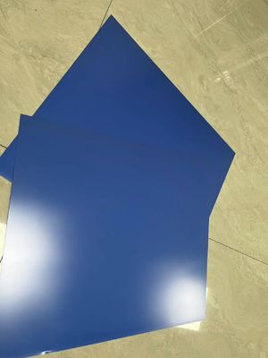 Blauwe geperforeerde thermische computer voor het afdrukken van spoelen van maximaal 1350 mm