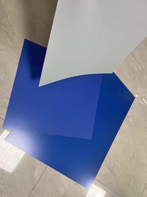 Gevoelige lichtbron 830nm Dubbele laag CTP-plaat voor veilig gele lichten Dot Gain ≤10% Gauge 0,15mm tot 0,40mm