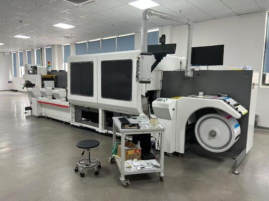 Monochrome dubbelzijdige digitale drukpers met water-gebaseerde pigmentinkttechnologie, ontworpen voor het drukken van oplossingen